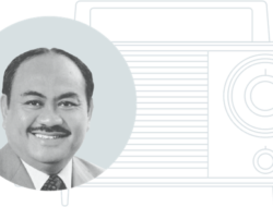 KETIKA SEBUAH RADIO MENYATUKAN BANGSA