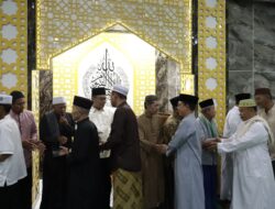 Sekda Way Kanan Sholat Idul Adha di Masjid Agung Ashabul Yamin, Ajak Masyarakat Teladani Keikhlasan Nabi Ibrahim