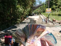 Aksi Swadaya Perbaikan Jalan Disertai Banner Kritik, Pj Kades Kapedi Beri Klarifikasi