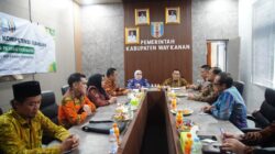 Bupati Ayu Buka Uji Kompetensi Keahlian Pengurus PT. BPRS Way Kanan