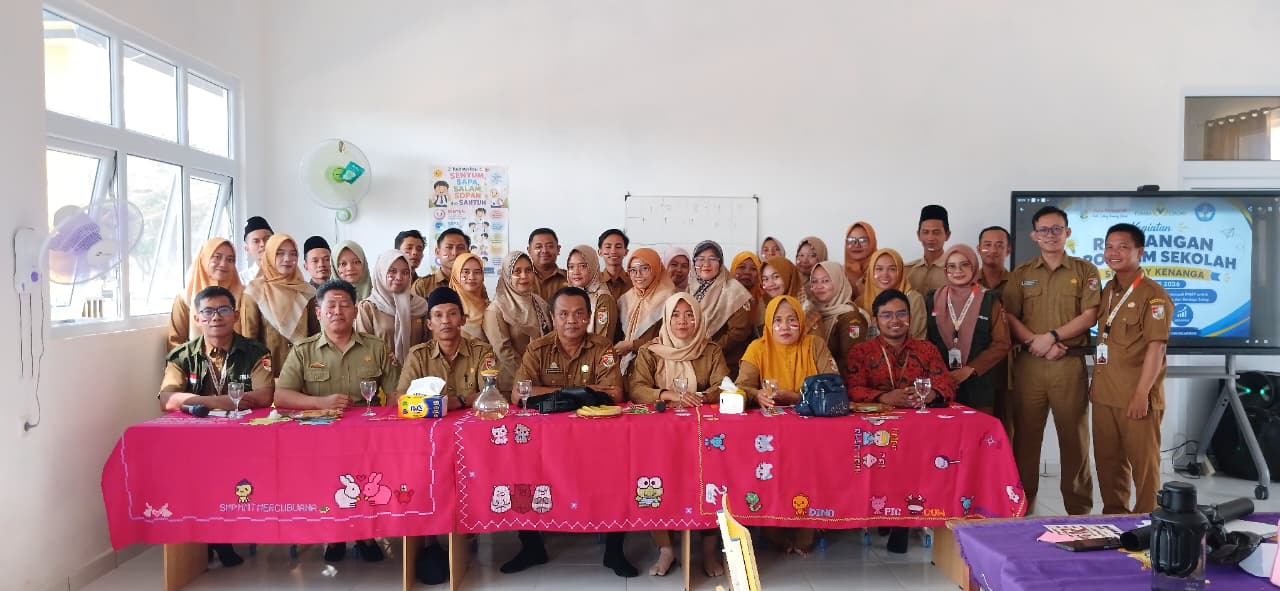 Kepala sekolah dan guru SMP se-Kecamatan Way Kenanga mengikuti kegiatan RPS di SMP MMT Mercubuana, serta Pengawas Sekolah Budiman, S.Pd.,