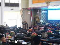 DPRD Way Kanan Sahkan Dua Raperda, Perubahan APBD 2026 dan Fasilitasi Pesantren